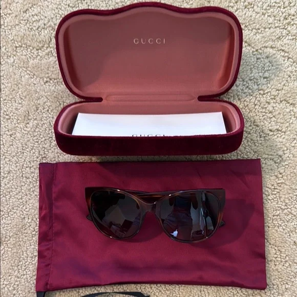 Gucci Polarized Brown Tortoiseshell Sunglasses - Picture 4 of 13